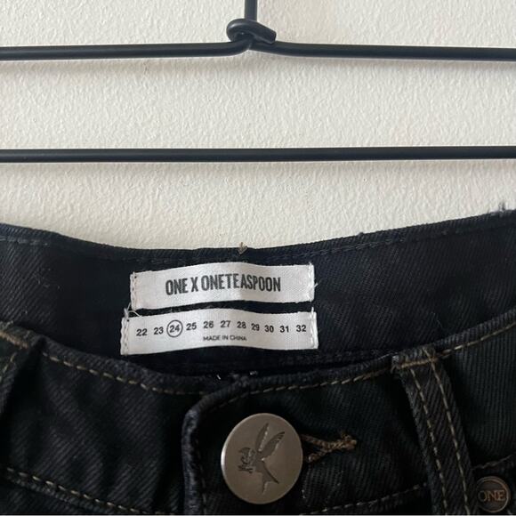 One Teaspoon Awesome Baggies Patch Distressed Jeans in Black Van - Picture 5 of 9